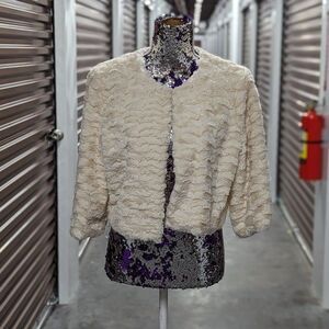 RN studio by Ronni Nicole Medium Cream Faux Fur Capelet Shawl Jacket